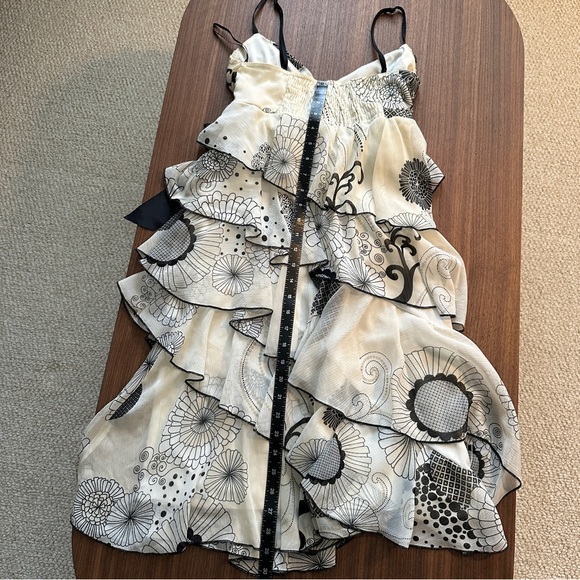 Morgan de toi - black and white ruffle dress with floral details and bow - Picture 13 of 13